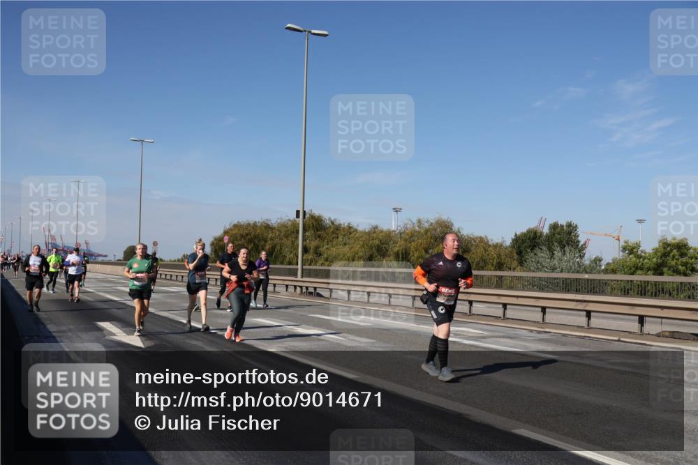 03.10.2025 - Köhlbrandbrückenlauf Julia Fischer http://msf.ph/oto/9014671 03.10.2025 13:10:36 Position 3  meine-sportfotos.de