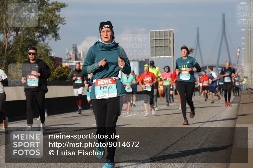 03.10.2025 - Köhlbrandbrückenlauf Luisa Fischer http://msf.ph/oto/9014672 03.10.2025 10:59:07 Position 3 3395, 2953 meine-sportfotos.de