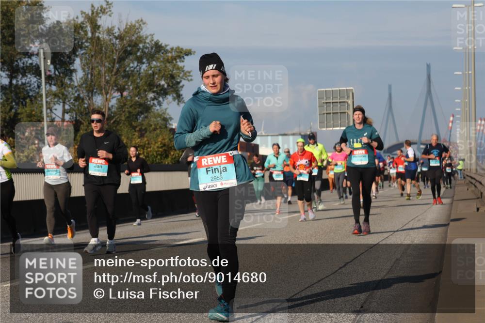 03.10.2025 - Köhlbrandbrückenlauf Luisa Fischer http://msf.ph/oto/9014680 03.10.2025 10:59:08 Position 3 2953 meine-sportfotos.de