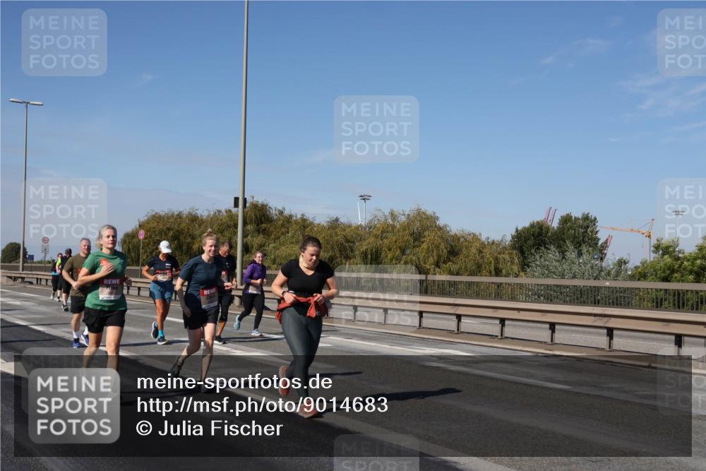 03.10.2025 - Köhlbrandbrückenlauf Julia Fischer http://msf.ph/oto/9014683 03.10.2025 13:10:38 Position 3  meine-sportfotos.de