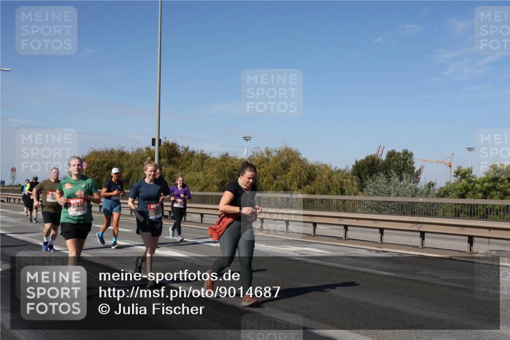 03.10.2025 - Köhlbrandbrückenlauf Julia Fischer http://msf.ph/oto/9014687 03.10.2025 13:10:38 Position 3  meine-sportfotos.de