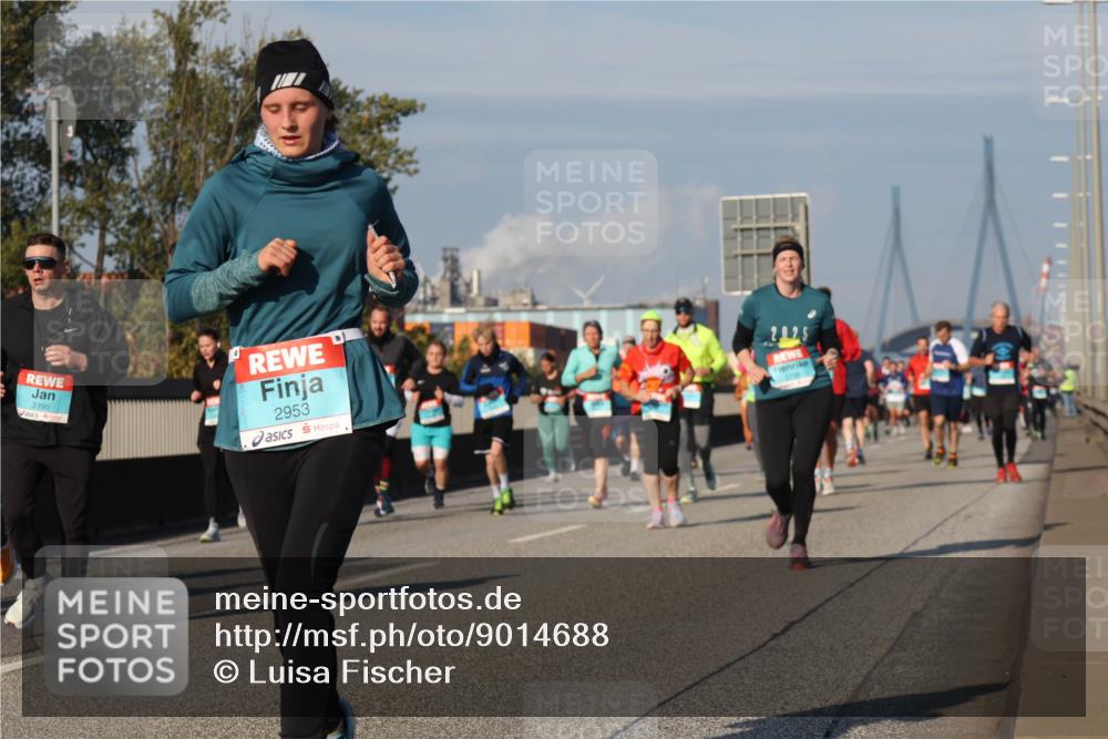 03.10.2025 - Köhlbrandbrückenlauf Luisa Fischer http://msf.ph/oto/9014688 03.10.2025 10:59:09 Position 3 3395, 2953 meine-sportfotos.de