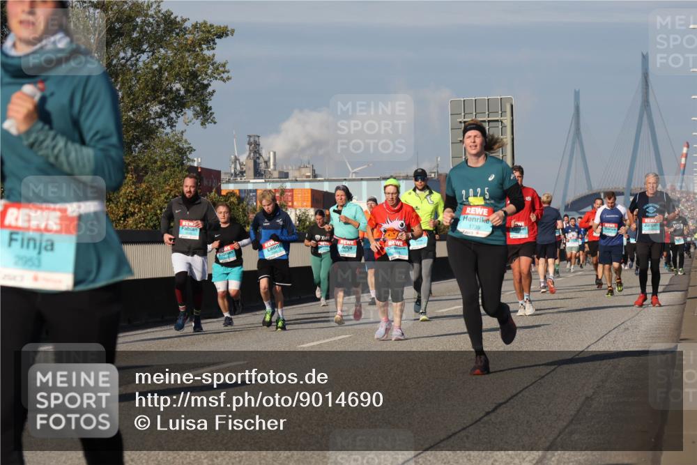 03.10.2025 - Köhlbrandbrückenlauf Luisa Fischer http://msf.ph/oto/9014690 03.10.2025 10:59:09 Position 3 2953, 2025, 1735 meine-sportfotos.de