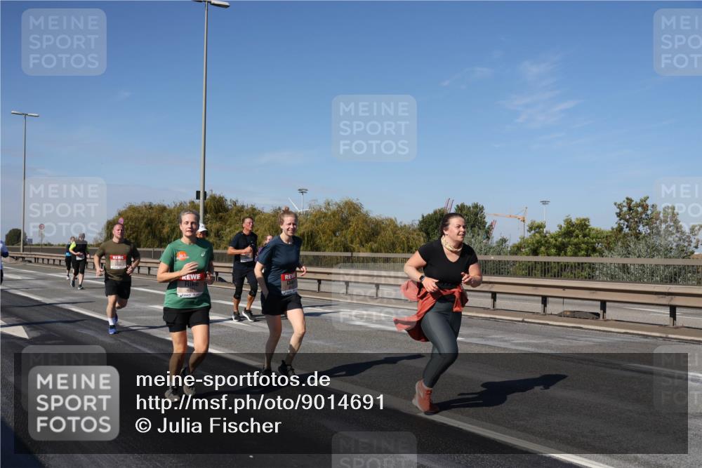 03.10.2025 - Köhlbrandbrückenlauf Julia Fischer http://msf.ph/oto/9014691 03.10.2025 13:10:39 Position 3 4921 meine-sportfotos.de