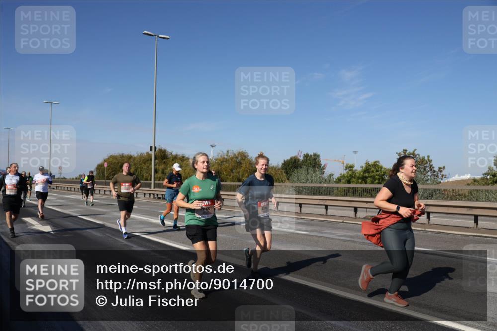 03.10.2025 - Köhlbrandbrückenlauf Julia Fischer http://msf.ph/oto/9014700 03.10.2025 13:10:40 Position 3  meine-sportfotos.de