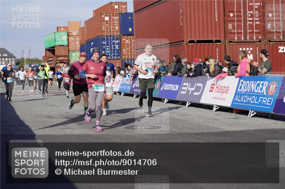 03.10.2025 - Köhlbrandbrückenlauf Michael Burmester http://msf.ph/oto/9014706 03.10.2025 10:14:41 Ziel 1220, 1427, 1598, 1633, 1655, 1674, 1711, 1820, 2230, 2832, 2834, 2837, 3499, 3500, 3843 meine-sportfotos.de