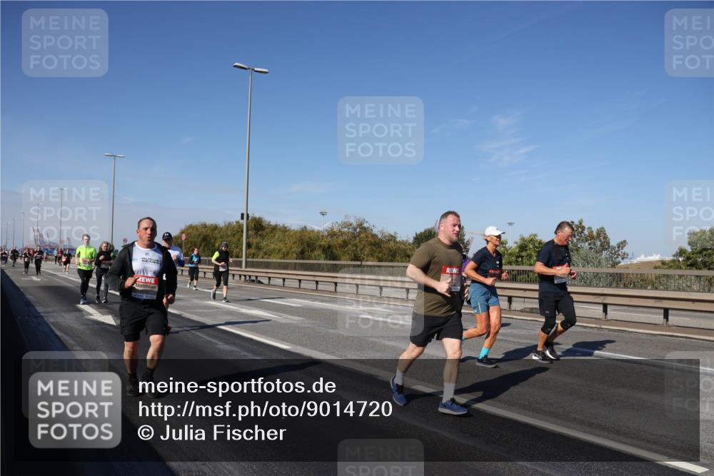 03.10.2025 - Köhlbrandbrückenlauf Julia Fischer http://msf.ph/oto/9014720 03.10.2025 13:10:42 Position 3  meine-sportfotos.de
