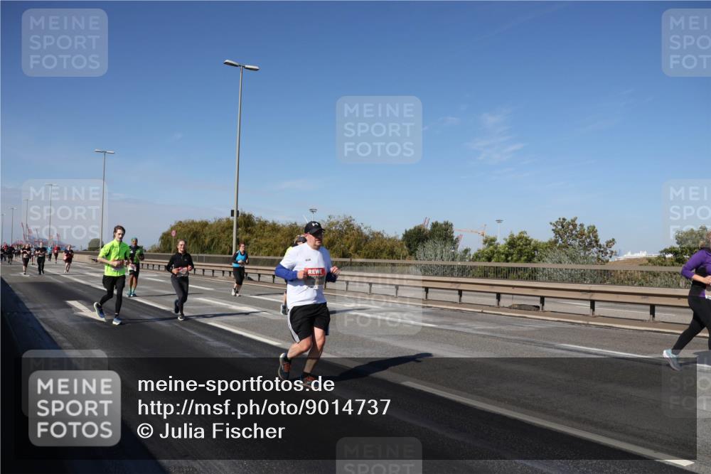 03.10.2025 - Köhlbrandbrückenlauf Julia Fischer http://msf.ph/oto/9014737 03.10.2025 13:10:44 Position 3  meine-sportfotos.de