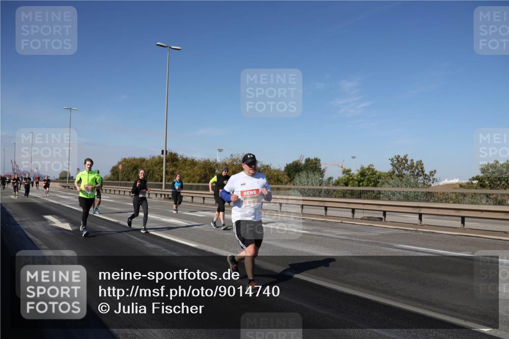 03.10.2025 - Köhlbrandbrückenlauf Julia Fischer http://msf.ph/oto/9014740 03.10.2025 13:10:45 Position 3  meine-sportfotos.de