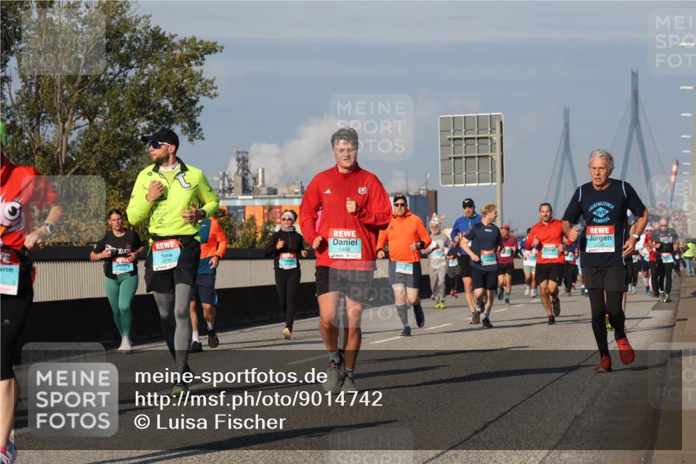 03.10.2025 - Köhlbrandbrückenlauf Luisa Fischer http://msf.ph/oto/9014742 03.10.2025 10:59:14 Position 3 3748, 1773, 1456, 2699 meine-sportfotos.de