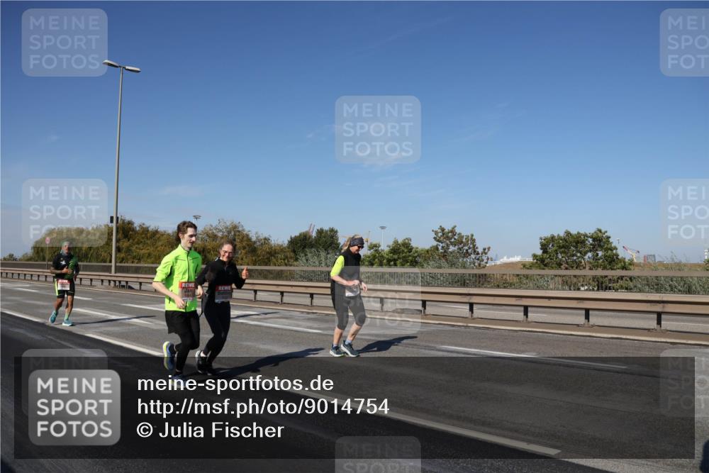 03.10.2025 - Köhlbrandbrückenlauf Julia Fischer http://msf.ph/oto/9014754 03.10.2025 13:10:47 Position 3  meine-sportfotos.de