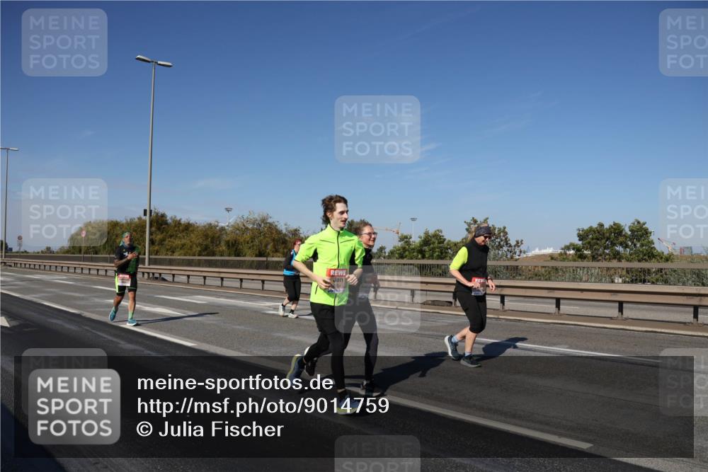 03.10.2025 - Köhlbrandbrückenlauf Julia Fischer http://msf.ph/oto/9014759 03.10.2025 13:10:47 Position 3  meine-sportfotos.de