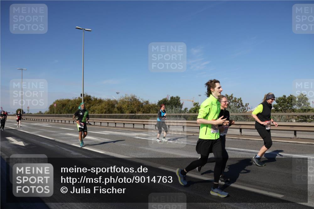03.10.2025 - Köhlbrandbrückenlauf Julia Fischer http://msf.ph/oto/9014763 03.10.2025 13:10:48 Position 3  meine-sportfotos.de