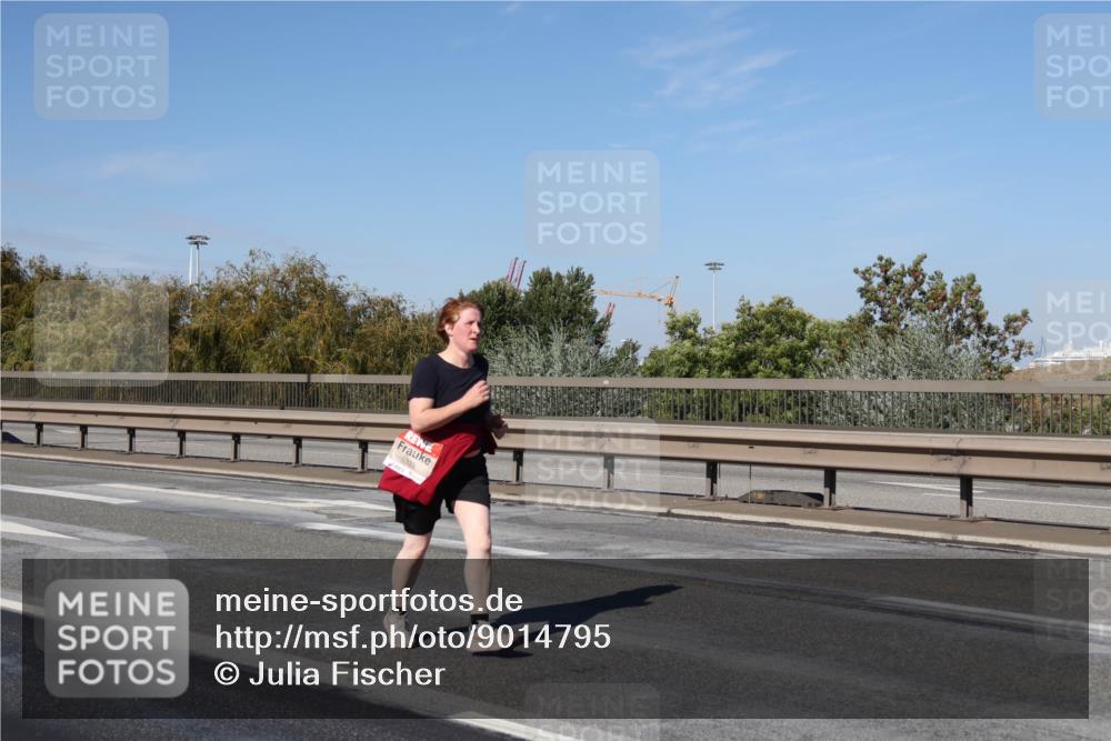 03.10.2025 - Köhlbrandbrückenlauf Julia Fischer http://msf.ph/oto/9014795 03.10.2025 13:10:57 Position 3 5333, 1 meine-sportfotos.de