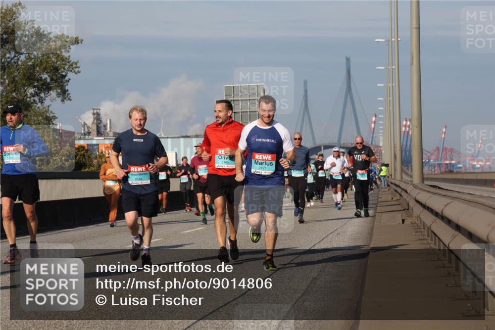 03.10.2025 - Köhlbrandbrückenlauf Luisa Fischer http://msf.ph/oto/9014806 03.10.2025 10:59:20 Position 3 1510, 2165, 2171, 2144 meine-sportfotos.de