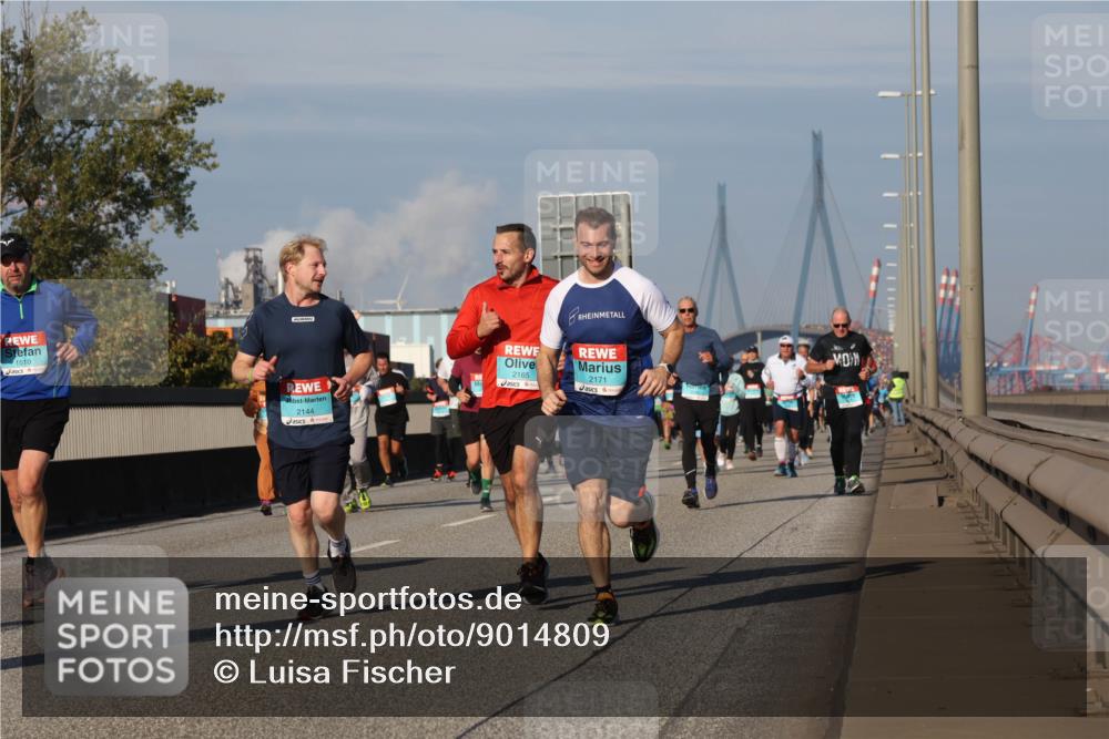 03.10.2025 - Köhlbrandbrückenlauf Luisa Fischer http://msf.ph/oto/9014809 03.10.2025 10:59:21 Position 3 1510, 2144, 2165, 2171 meine-sportfotos.de