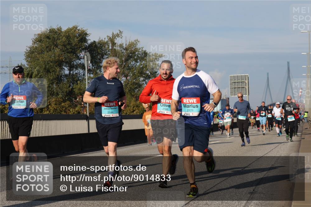 03.10.2025 - Köhlbrandbrückenlauf Luisa Fischer http://msf.ph/oto/9014833 03.10.2025 10:59:23 Position 3 1510, 2144, 2165, 2171 meine-sportfotos.de