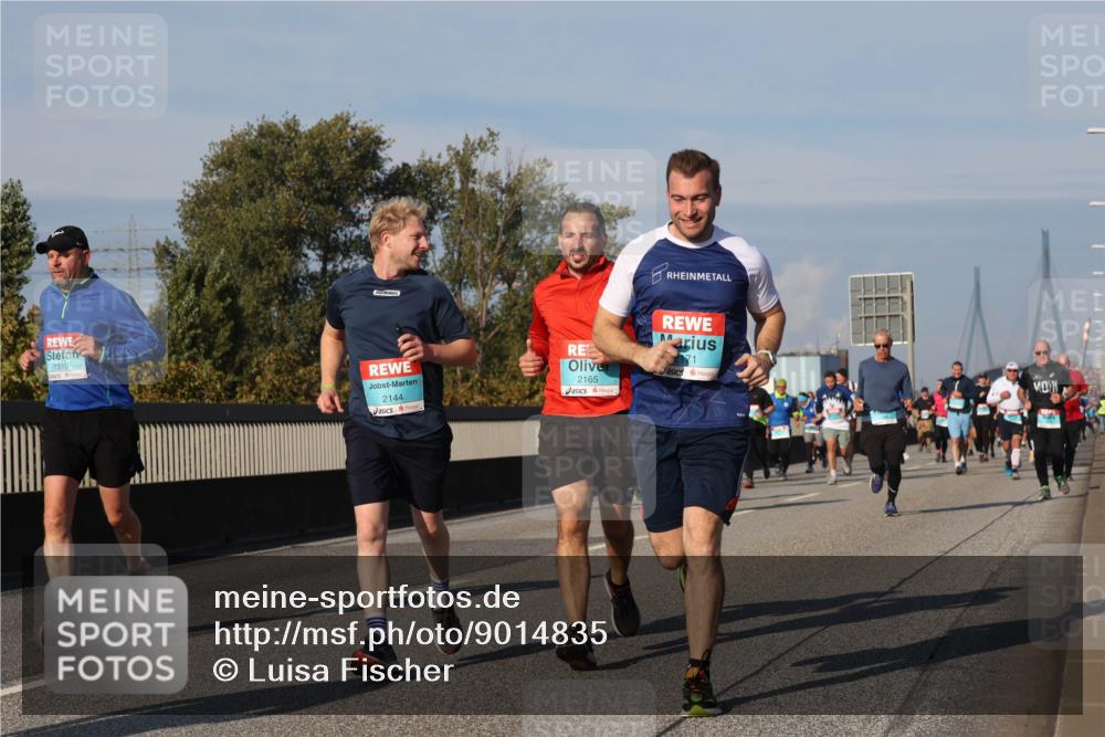 03.10.2025 - Köhlbrandbrückenlauf Luisa Fischer http://msf.ph/oto/9014835 03.10.2025 10:59:23 Position 3 1510, 2144, 2165, 1 meine-sportfotos.de
