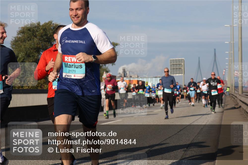 03.10.2025 - Köhlbrandbrückenlauf Luisa Fischer http://msf.ph/oto/9014844 03.10.2025 10:59:24 Position 3 2171 meine-sportfotos.de