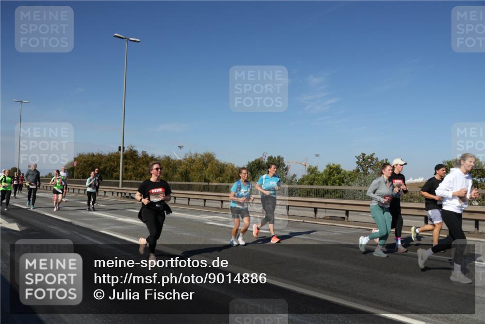 03.10.2025 - Köhlbrandbrückenlauf Julia Fischer http://msf.ph/oto/9014886 03.10.2025 13:11:20 Position 3  meine-sportfotos.de