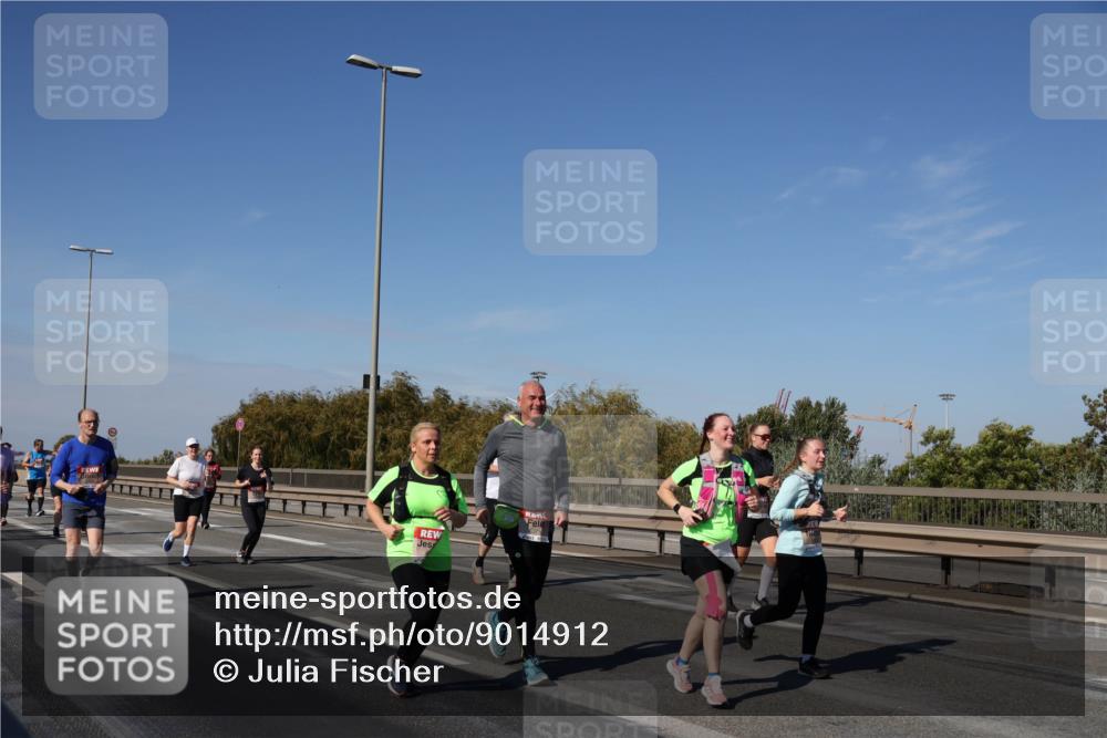 03.10.2025 - Köhlbrandbrückenlauf Julia Fischer http://msf.ph/oto/9014912 03.10.2025 13:11:24 Position 3  meine-sportfotos.de
