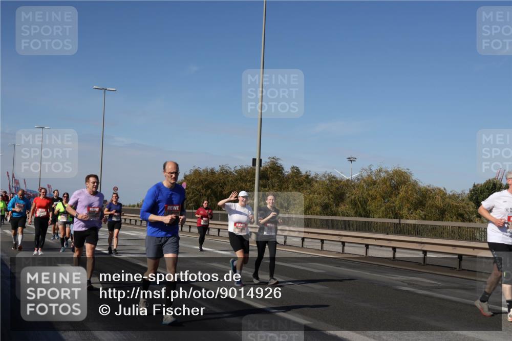 03.10.2025 - Köhlbrandbrückenlauf Julia Fischer http://msf.ph/oto/9014926 03.10.2025 13:11:26 Position 3  meine-sportfotos.de