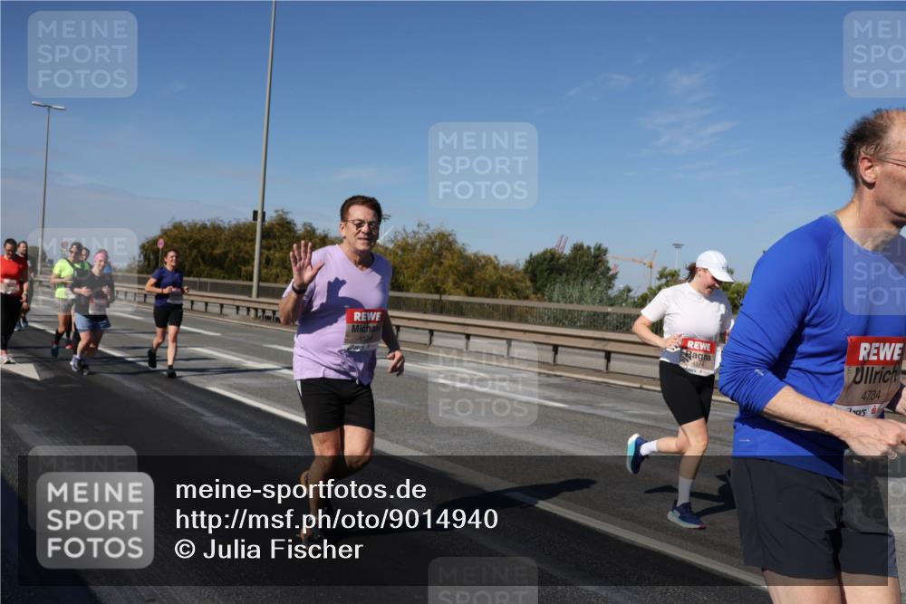 03.10.2025 - Köhlbrandbrückenlauf Julia Fischer http://msf.ph/oto/9014940 03.10.2025 13:11:29 Position 3 5174, 4574, 4734 meine-sportfotos.de