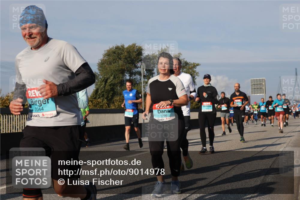 03.10.2025 - Köhlbrandbrückenlauf Luisa Fischer http://msf.ph/oto/9014978 03.10.2025 10:59:38 Position 3 2044, 1796 meine-sportfotos.de