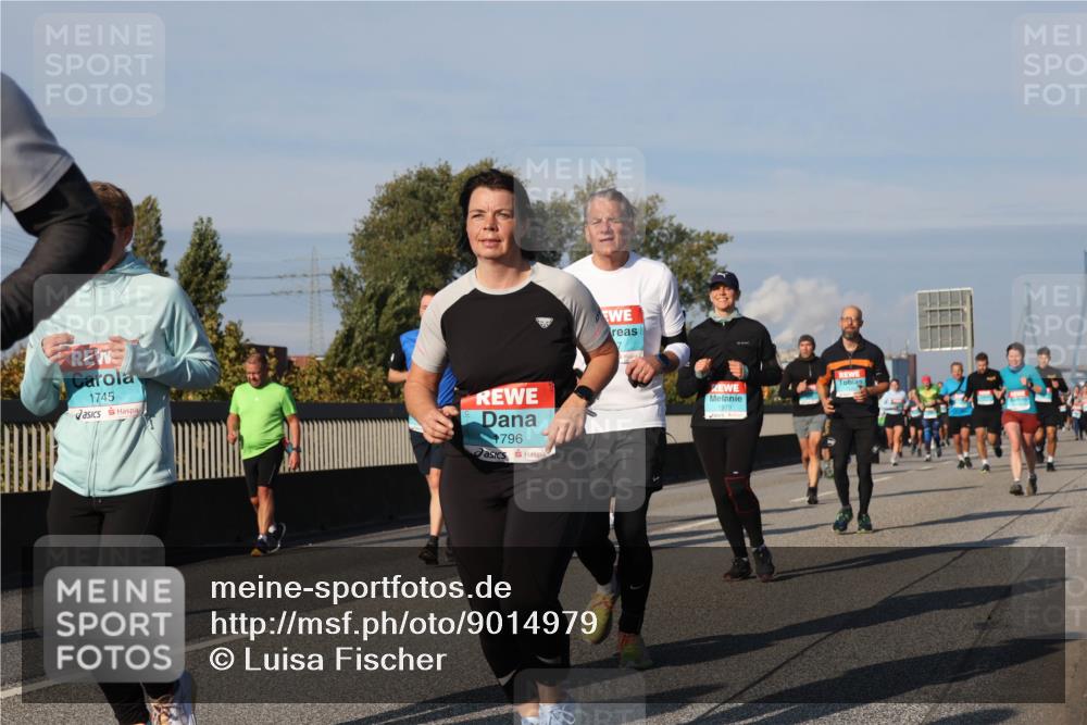 03.10.2025 - Köhlbrandbrückenlauf Luisa Fischer http://msf.ph/oto/9014979 03.10.2025 10:59:38 Position 3 1745, 796, 7, 1979 meine-sportfotos.de