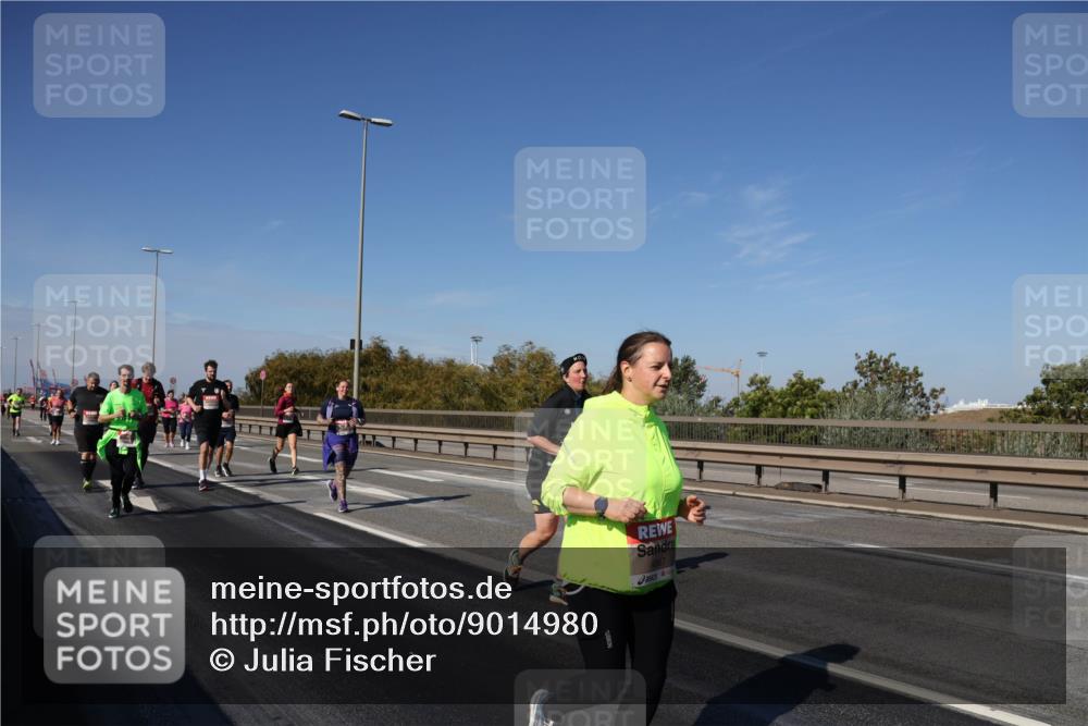 03.10.2025 - Köhlbrandbrückenlauf Julia Fischer http://msf.ph/oto/9014980 03.10.2025 13:11:39 Position 3 4967 meine-sportfotos.de