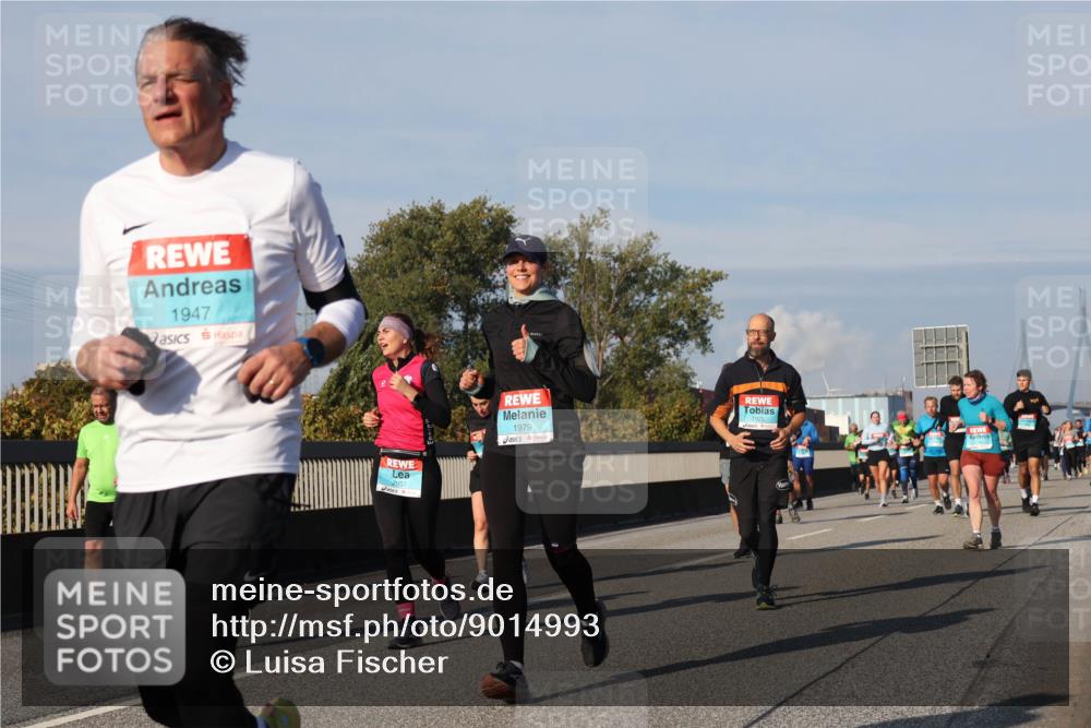 03.10.2025 - Köhlbrandbrückenlauf Luisa Fischer http://msf.ph/oto/9014993 03.10.2025 10:59:39 Position 3 1947, 2957, 1979 meine-sportfotos.de