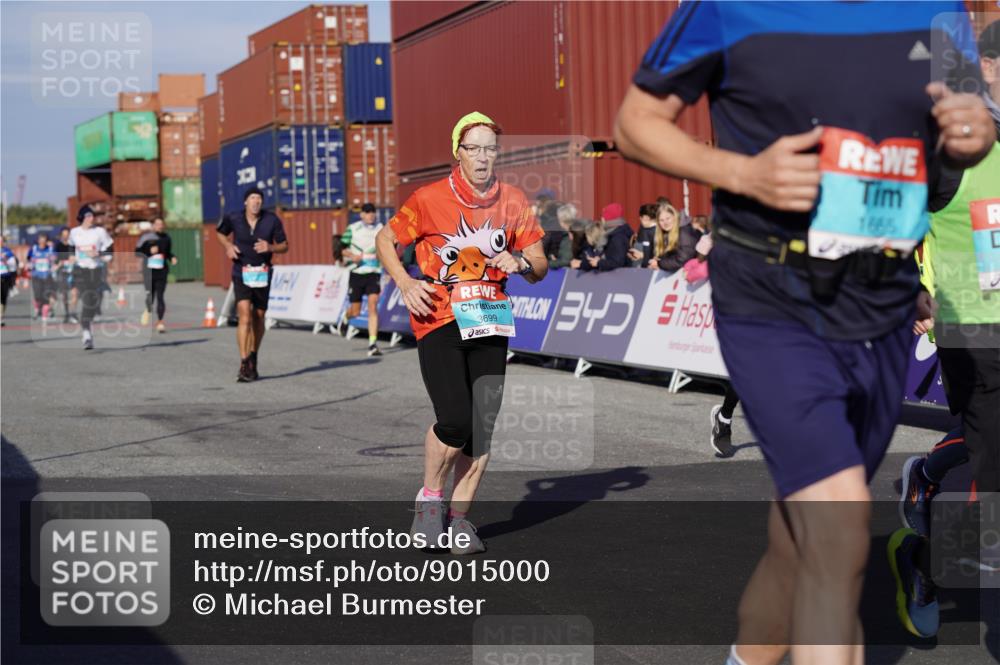 03.10.2025 - Köhlbrandbrückenlauf Michael Burmester http://msf.ph/oto/9015000 03.10.2025 10:14:49 Ziel 1220, 1427, 1655, 1674, 1711, 1813, 1852, 2044, 2812, 3499, 3500, 3699, 3744, 3750 meine-sportfotos.de