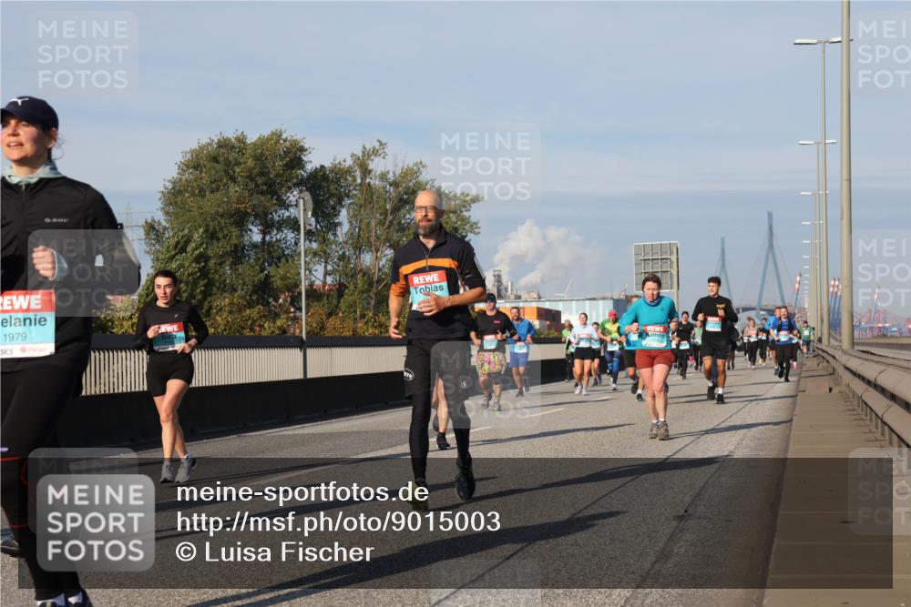 03.10.2025 - Köhlbrandbrückenlauf Luisa Fischer http://msf.ph/oto/9015003 03.10.2025 10:59:40 Position 3 1979 meine-sportfotos.de
