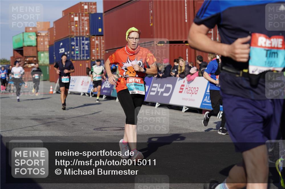 03.10.2025 - Köhlbrandbrückenlauf Michael Burmester http://msf.ph/oto/9015011 03.10.2025 10:14:49 Ziel 1220, 1427, 1655, 1674, 1711, 1813, 1852, 2044, 2812, 3499, 3500, 3699, 3744, 3750 meine-sportfotos.de