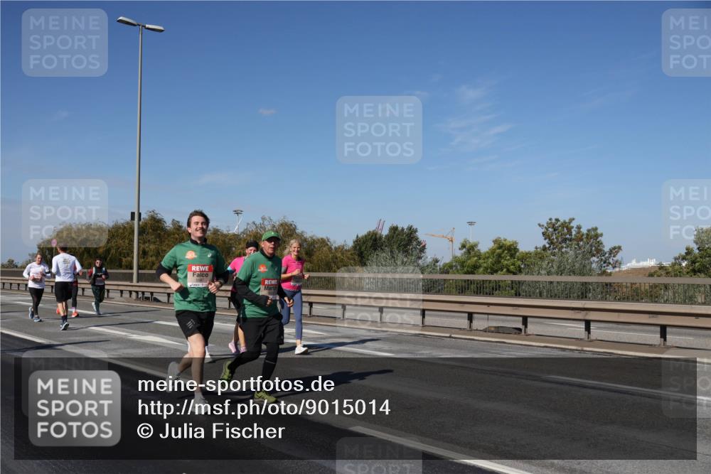 03.10.2025 - Köhlbrandbrückenlauf Julia Fischer http://msf.ph/oto/9015014 03.10.2025 13:11:46 Position 3  meine-sportfotos.de