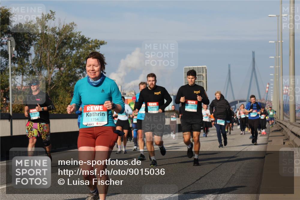 03.10.2025 - Köhlbrandbrückenlauf Luisa Fischer http://msf.ph/oto/9015036 03.10.2025 10:59:43 Position 3 6, 1754, 3207 meine-sportfotos.de
