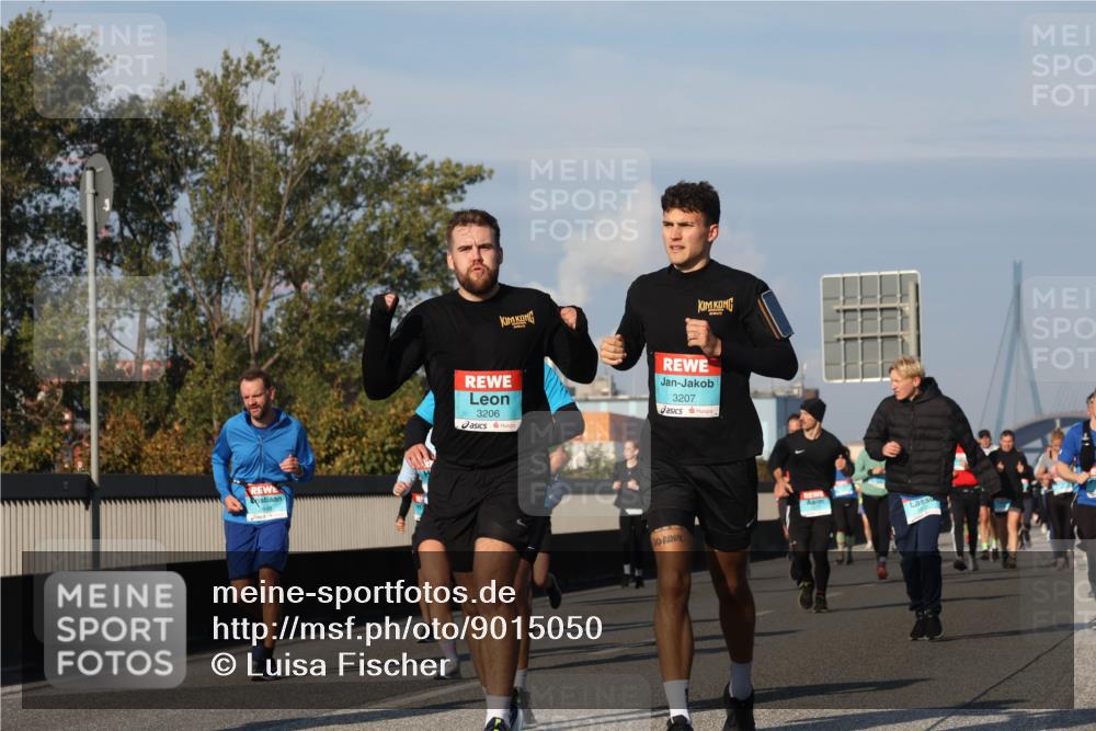 03.10.2025 - Köhlbrandbrückenlauf Luisa Fischer http://msf.ph/oto/9015050 03.10.2025 10:59:45 Position 3 3206, 3207 meine-sportfotos.de