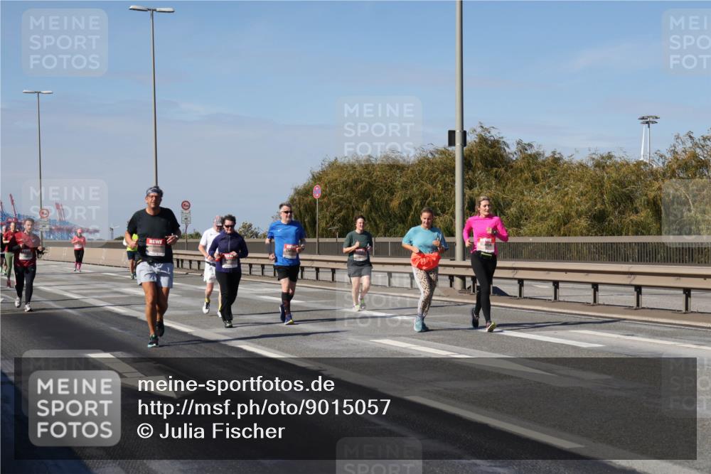 03.10.2025 - Köhlbrandbrückenlauf Julia Fischer http://msf.ph/oto/9015057 03.10.2025 13:11:57 Position 3  meine-sportfotos.de