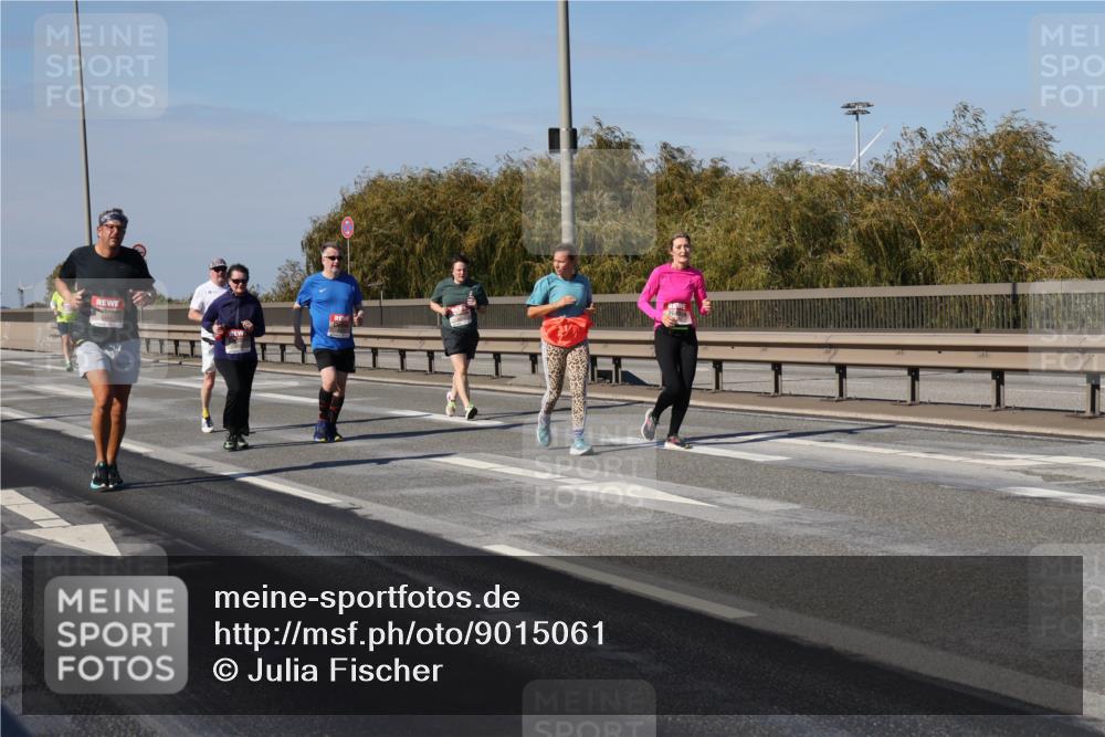 03.10.2025 - Köhlbrandbrückenlauf Julia Fischer http://msf.ph/oto/9015061 03.10.2025 13:11:58 Position 3  meine-sportfotos.de