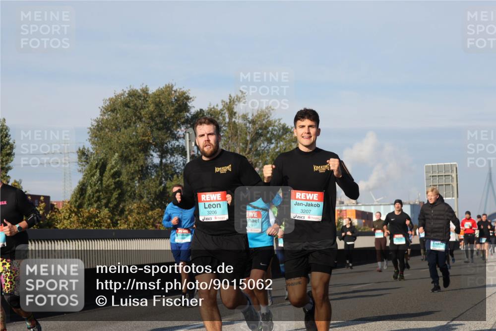 03.10.2025 - Köhlbrandbrückenlauf Luisa Fischer http://msf.ph/oto/9015062 03.10.2025 10:59:46 Position 3 3206, 229, 3207 meine-sportfotos.de