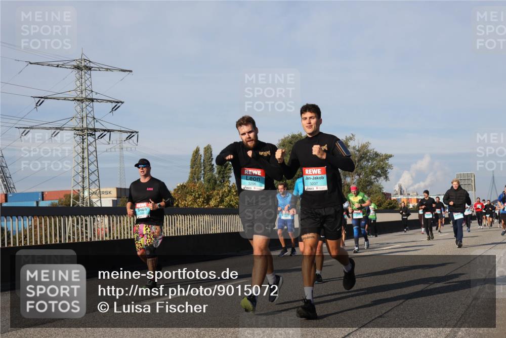03.10.2025 - Köhlbrandbrückenlauf Luisa Fischer http://msf.ph/oto/9015072 03.10.2025 10:59:47 Position 3 3206, 3207 meine-sportfotos.de