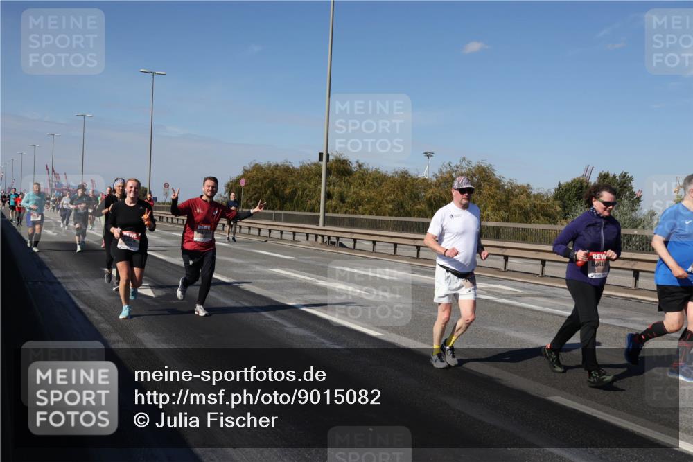 03.10.2025 - Köhlbrandbrückenlauf Julia Fischer http://msf.ph/oto/9015082 03.10.2025 13:12:04 Position 3  meine-sportfotos.de