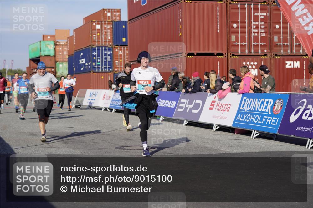 03.10.2025 - Köhlbrandbrückenlauf Michael Burmester http://msf.ph/oto/9015100 03.10.2025 10:14:54 Ziel 1193, 1195, 1480, 1797, 1813, 1852, 2044, 2206, 2207, 2812, 3037, 3144, 3169, 3470, 3471, 3699, 3744, 3750 meine-sportfotos.de