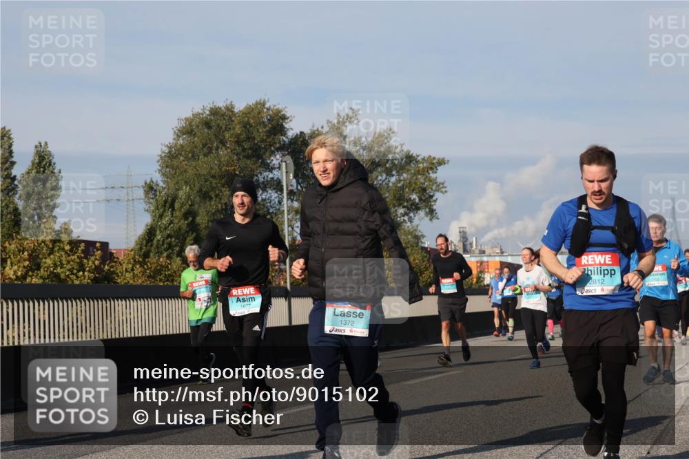 03.10.2025 - Köhlbrandbrückenlauf Luisa Fischer http://msf.ph/oto/9015102 03.10.2025 10:59:52 Position 3 1877, 1372, 2812, 1752 meine-sportfotos.de