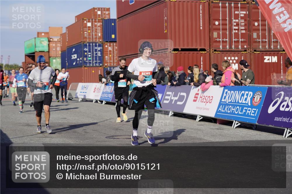 03.10.2025 - Köhlbrandbrückenlauf Michael Burmester http://msf.ph/oto/9015121 03.10.2025 10:14:54 Ziel 1193, 1195, 1480, 1797, 1813, 1852, 2044, 2206, 2207, 2812, 3037, 3144, 3169, 3470, 3471, 3699, 3744, 3750 meine-sportfotos.de