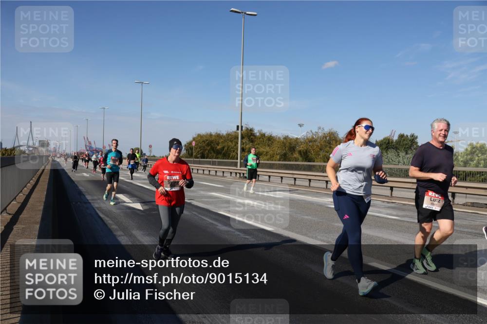 03.10.2025 - Köhlbrandbrückenlauf Julia Fischer http://msf.ph/oto/9015134 03.10.2025 13:12:18 Position 3 4941 meine-sportfotos.de
