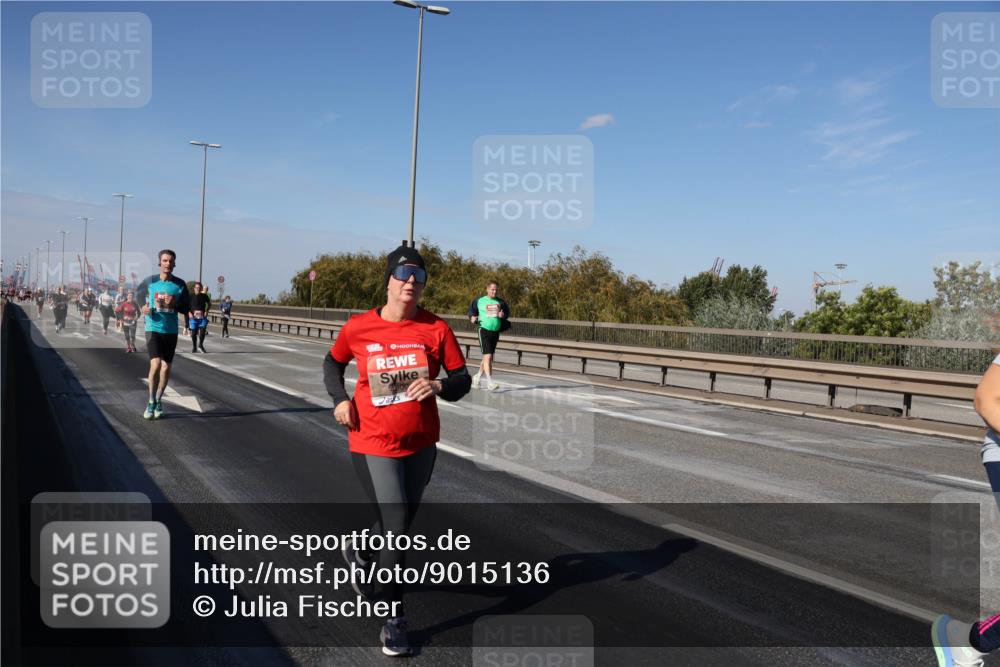 03.10.2025 - Köhlbrandbrückenlauf Julia Fischer http://msf.ph/oto/9015136 03.10.2025 13:12:19 Position 3  meine-sportfotos.de