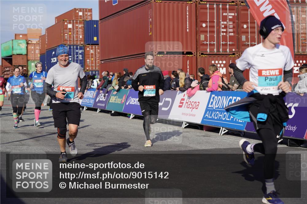 03.10.2025 - Köhlbrandbrückenlauf Michael Burmester http://msf.ph/oto/9015142 03.10.2025 10:14:55 Ziel 1193, 1195, 1480, 1797, 1813, 1852, 2044, 2206, 2207, 2812, 3037, 3144, 3169, 3470, 3471, 3750 meine-sportfotos.de