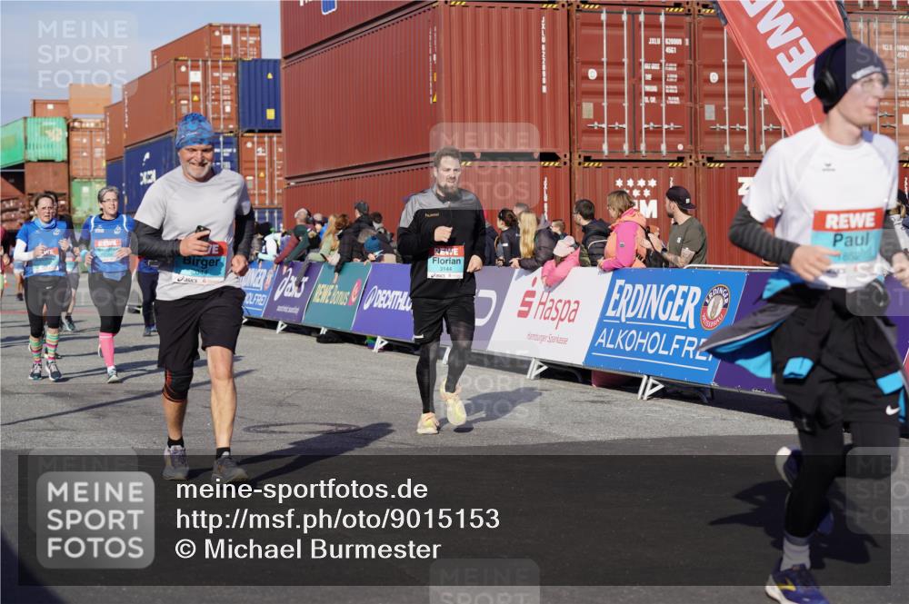 03.10.2025 - Köhlbrandbrückenlauf Michael Burmester http://msf.ph/oto/9015153 03.10.2025 10:14:55 Ziel 1193, 1195, 1480, 1797, 1813, 1852, 2044, 2206, 2207, 2812, 3037, 3144, 3169, 3470, 3471, 3750 meine-sportfotos.de