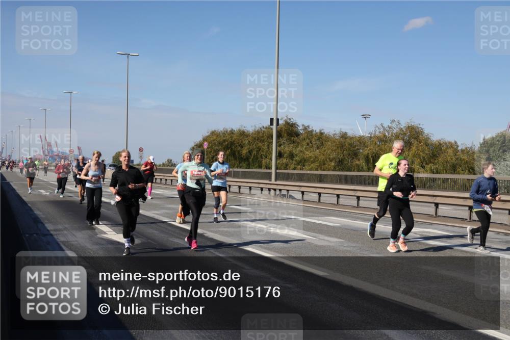 03.10.2025 - Köhlbrandbrückenlauf Julia Fischer http://msf.ph/oto/9015176 03.10.2025 13:12:29 Position 3  meine-sportfotos.de